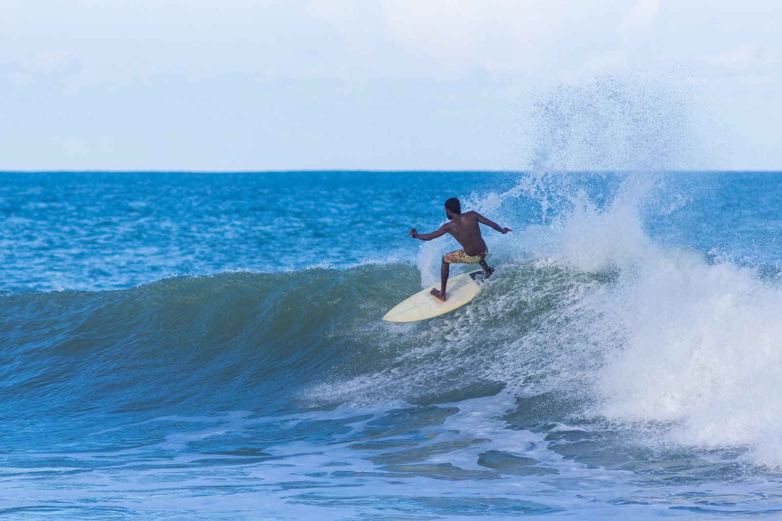 Services the surfing at arugam bay, sri lanka island
